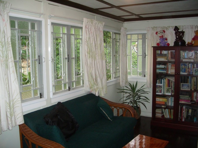 7 Burns Street, Indooroopilly QLD 4068