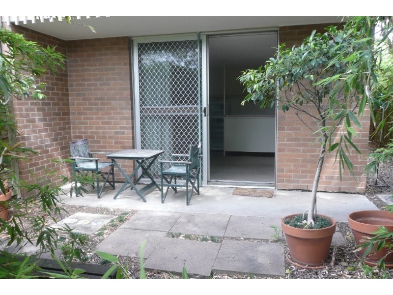 6/125 Clarence Road, Indooroopilly QLD 4068