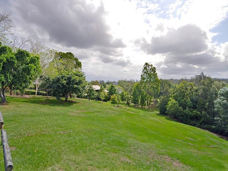 748 Sherwood Road, Sherwood QLD 4075