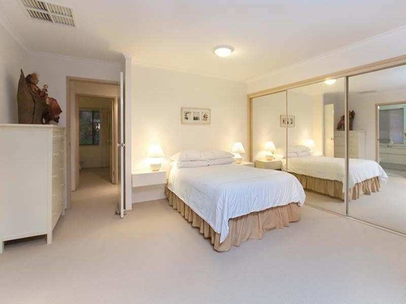 78 Orchard Terrace, St Lucia QLD 4067