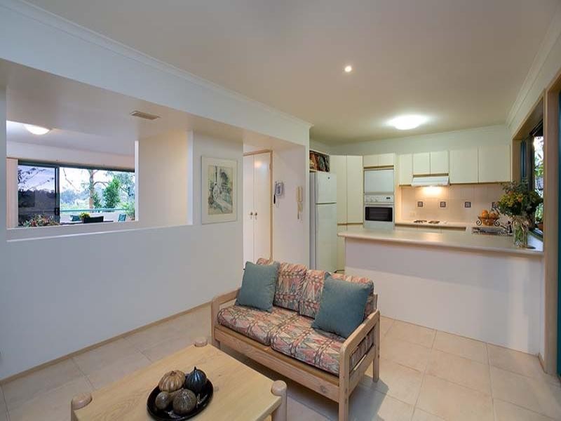 78 Orchard Terrace, St Lucia QLD 4067