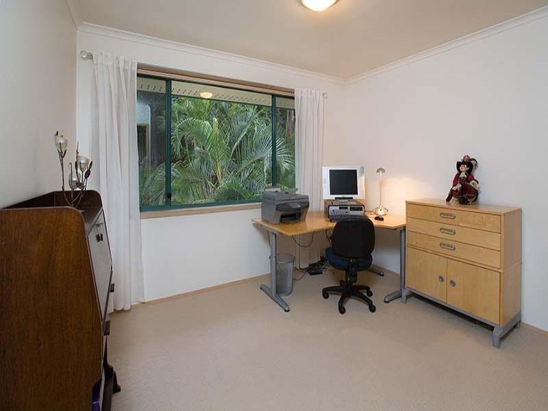 78 Orchard Terrace, St Lucia QLD 4067