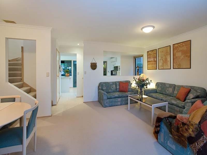 78 Orchard Terrace, St Lucia QLD 4067