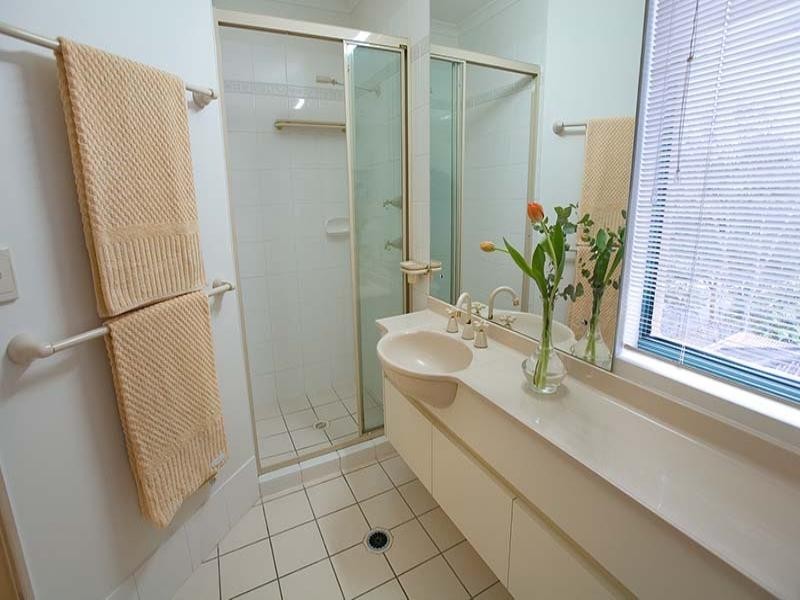 78 Orchard Terrace, St Lucia QLD 4067