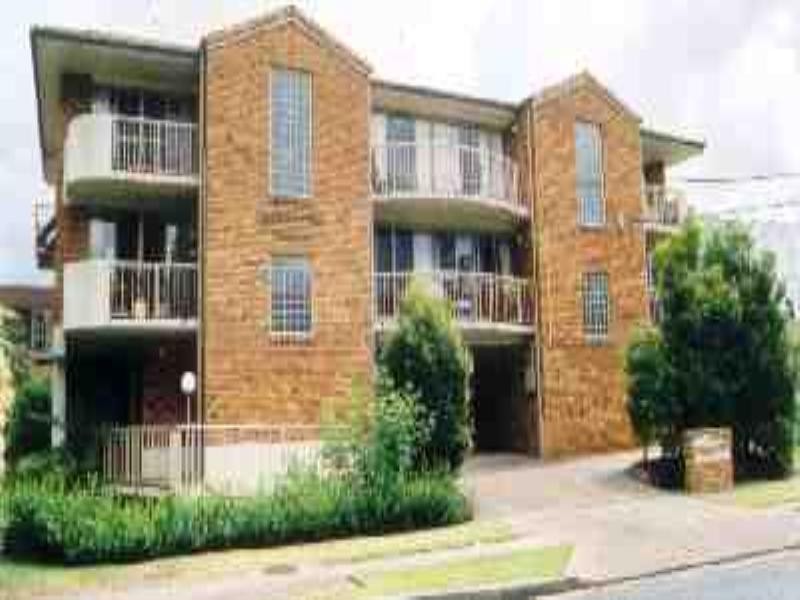 2/18 Cecil Street, Indooroopilly QLD 4068