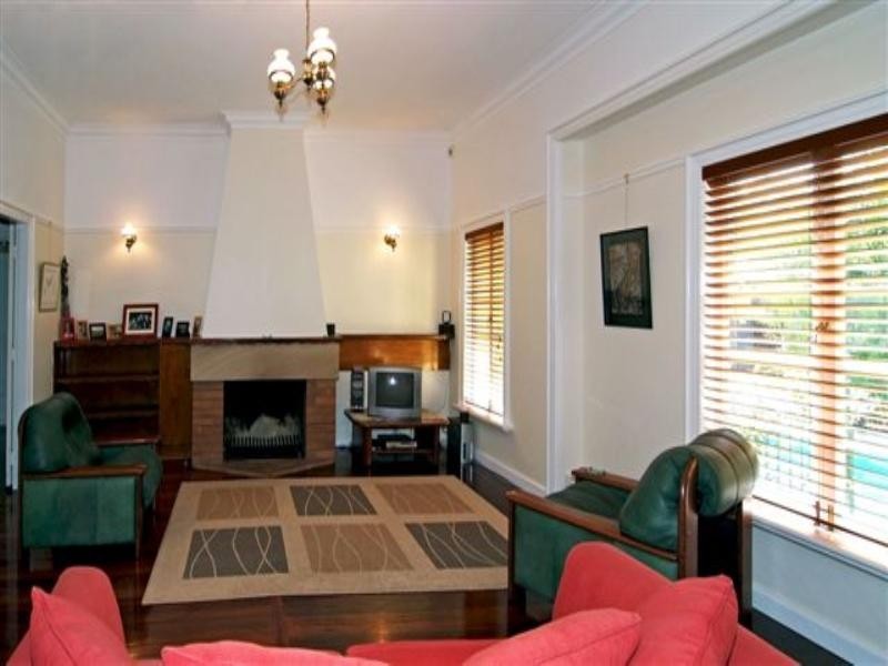 259 Lambert Road, Indooroopilly QLD 4068