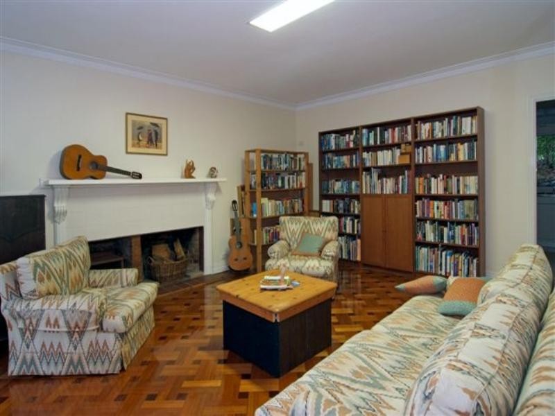 51 Glencairn Avenue, Indooroopilly QLD 4068