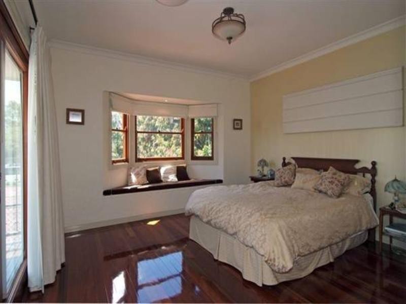 29 Molonga Terrace, Graceville QLD 4075