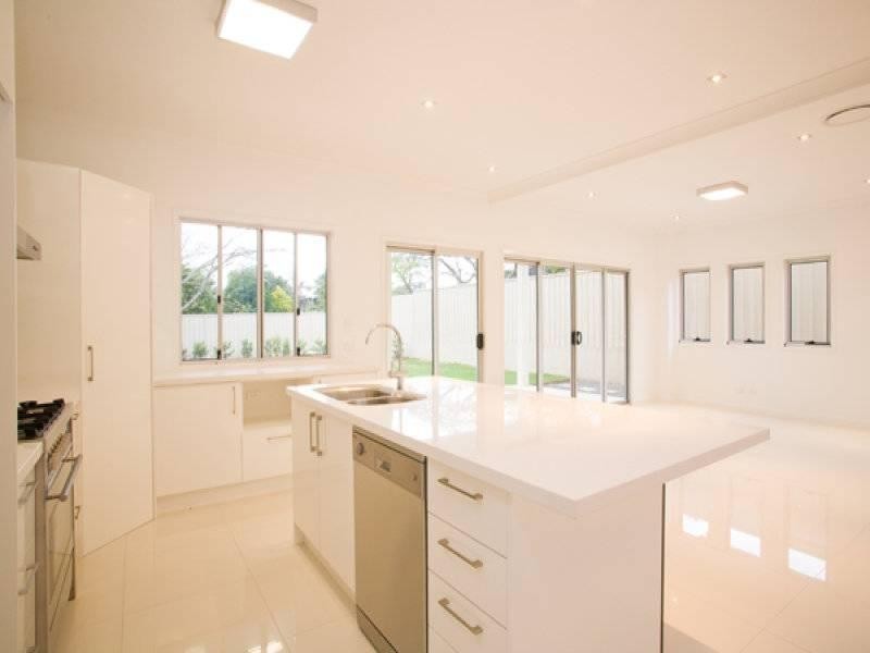 153 Taringa Parade, Taringa QLD 4068