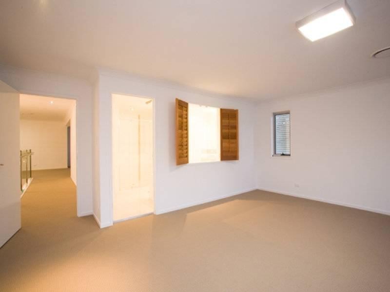 153 Taringa Parade, Taringa QLD 4068