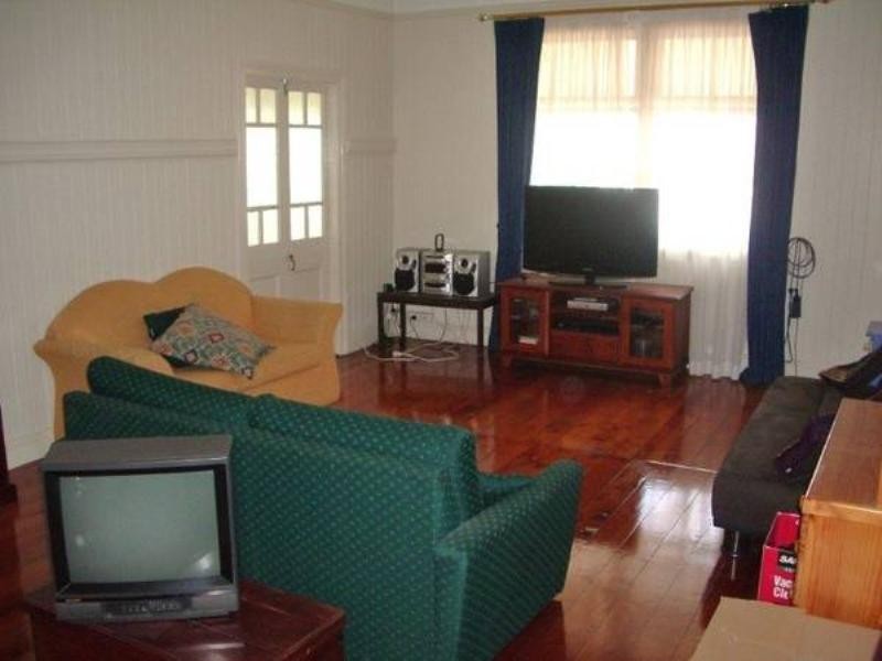 63 Clarence Road, Indooroopilly QLD 4068