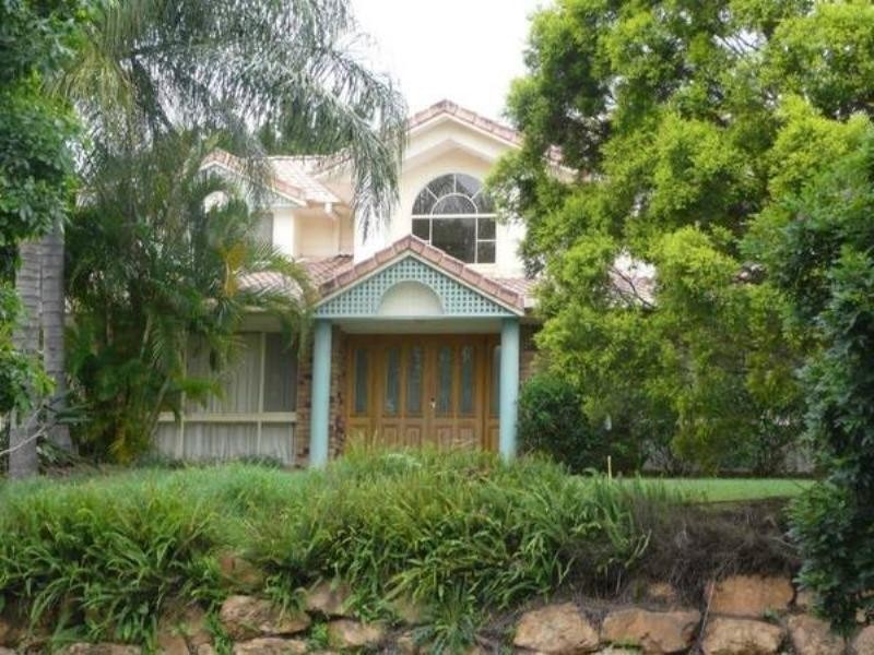 3 Binyara Place, Chapel Hill QLD 4069