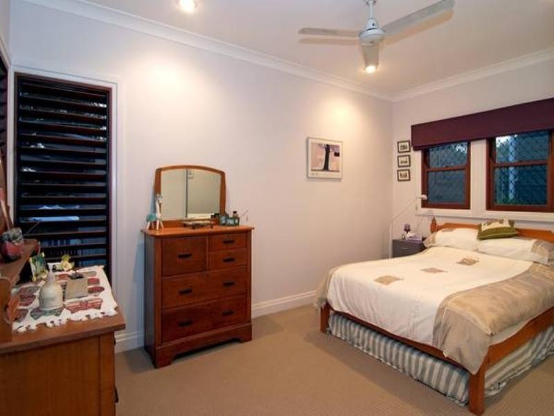 62 Rennie Street, Indooroopilly QLD 4068