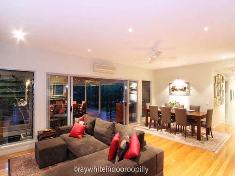 8 Gunnin Street, Fig Tree Pocket QLD 4069