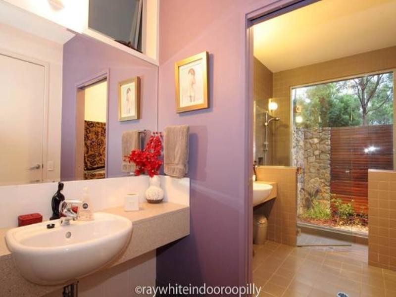 8 Gunnin Street, Fig Tree Pocket QLD 4069
