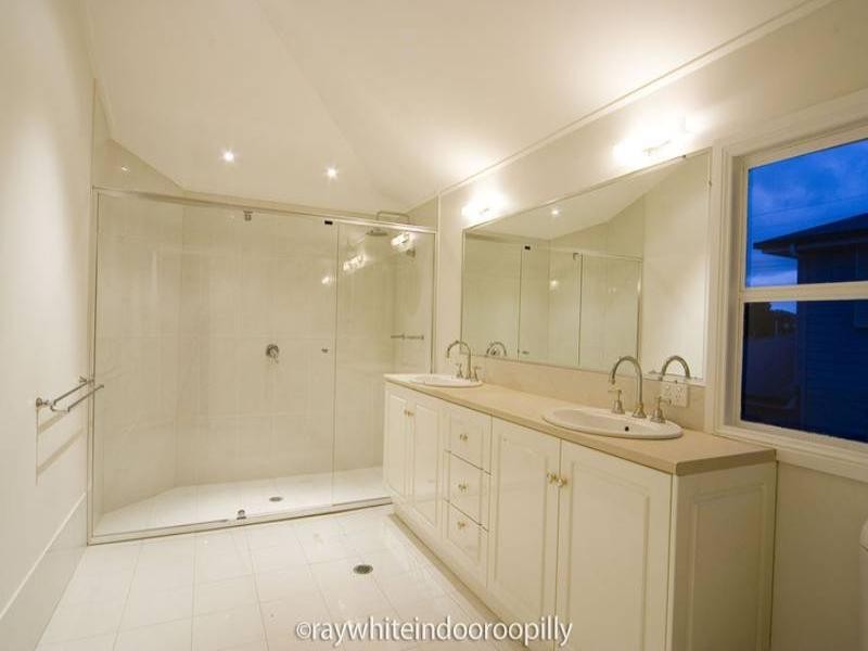 3 Kew Street, Indooroopilly QLD 4068