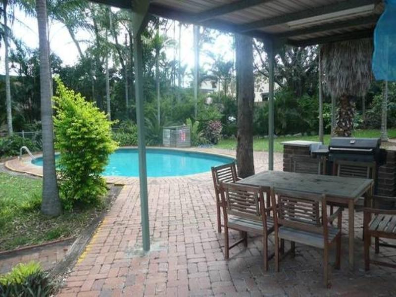 8/140 Central Avenue, Indooroopilly QLD 4068