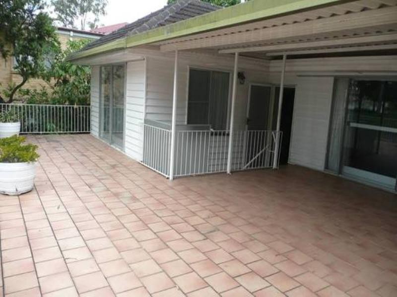 45 The Esplanade, St Lucia QLD 4067