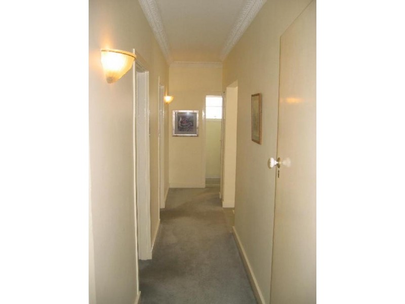 24 Camira Street, St Lucia QLD 4067