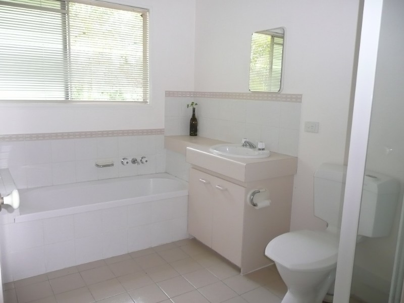 43 Moordale Street, Chapel Hill QLD 4069