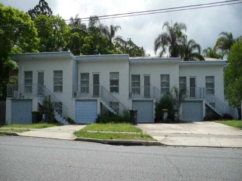 2/109 Central Avenue, Indooroopilly QLD 4068