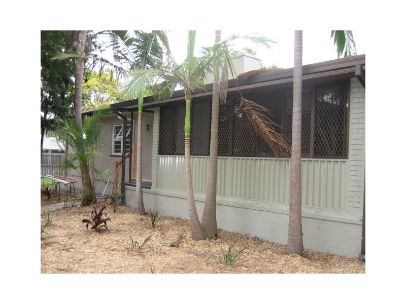 72 Sisley Street, St Lucia QLD 4067