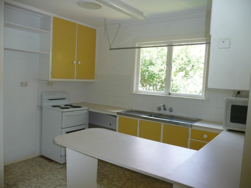 36 Currong Street, Kenmore QLD 4069