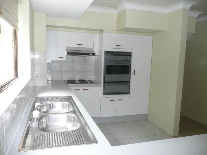 2/40 York Street, Indooroopilly QLD 4068