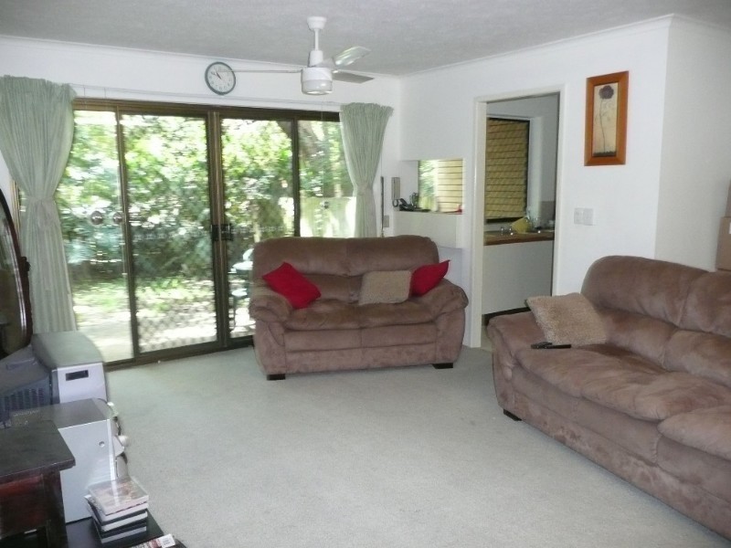 2/150 Clarence Road, Indooroopilly QLD 4068