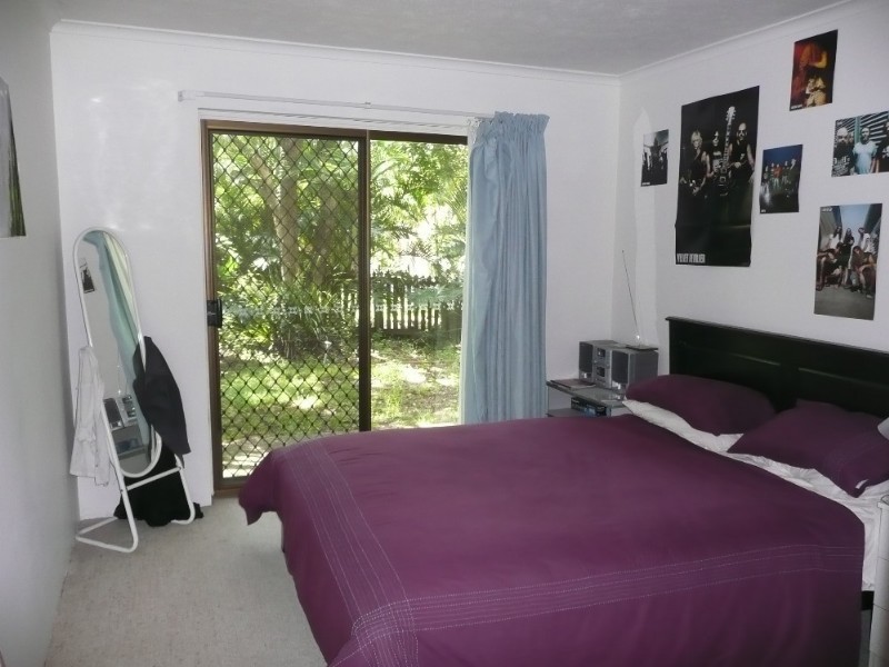 2/150 Clarence Road, Indooroopilly QLD 4068