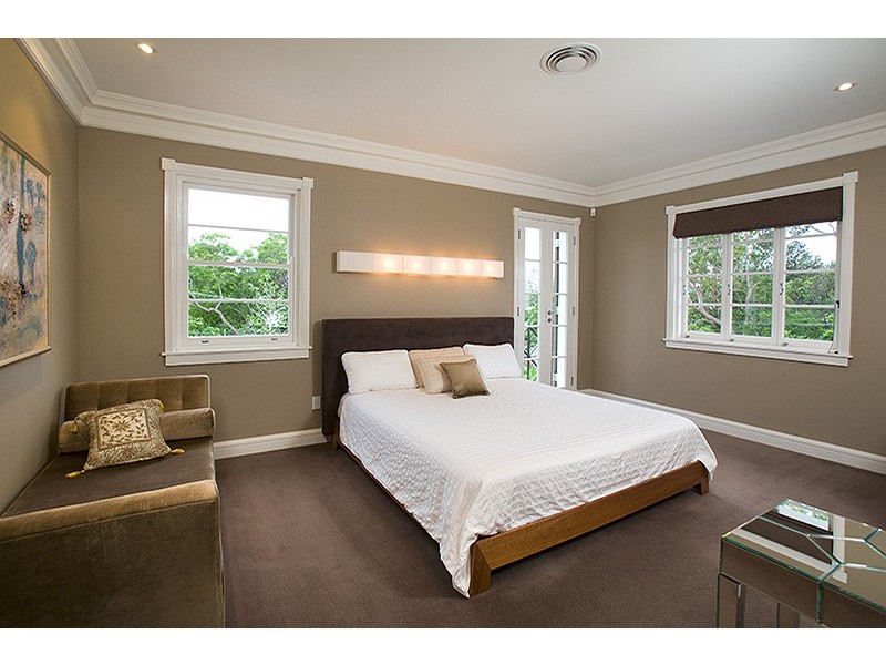 59 Neulans Road, Indooroopilly QLD 4068