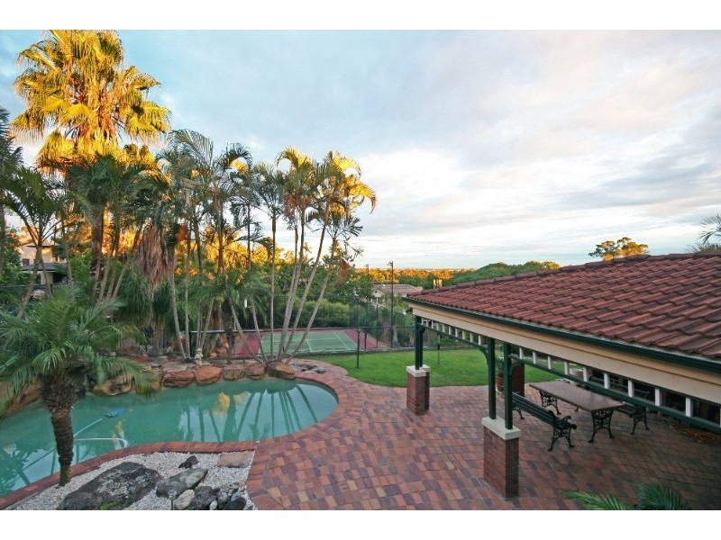 9 Meiers Road, Indooroopilly QLD 4068