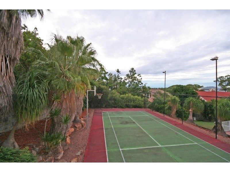 9 Meiers Road, Indooroopilly QLD 4068