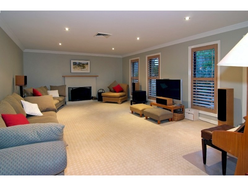 33 Meiers Road, Indooroopilly QLD 4068