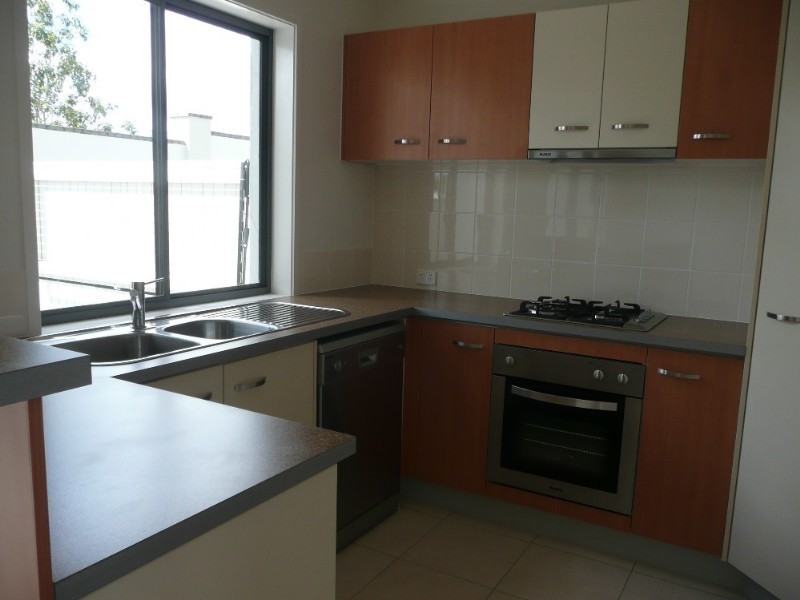 2/35 Central Avenue, Mount Ommaney QLD 4074