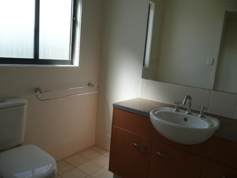 2/35 Central Avenue, Mount Ommaney QLD 4074