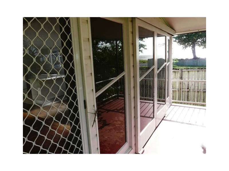 4 George, Flying Fish Point QLD 4860