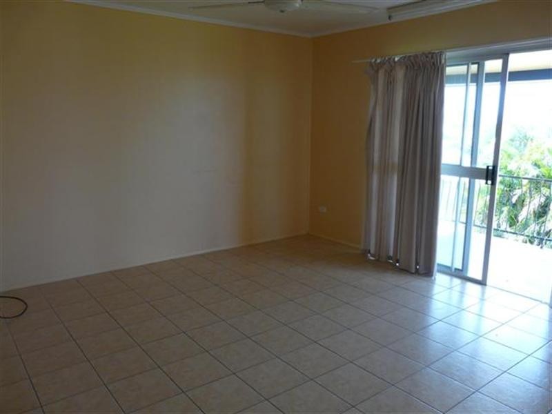 2/4 Market, Belvedere QLD 4860