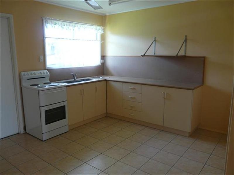 2/4 Market, Belvedere QLD 4860