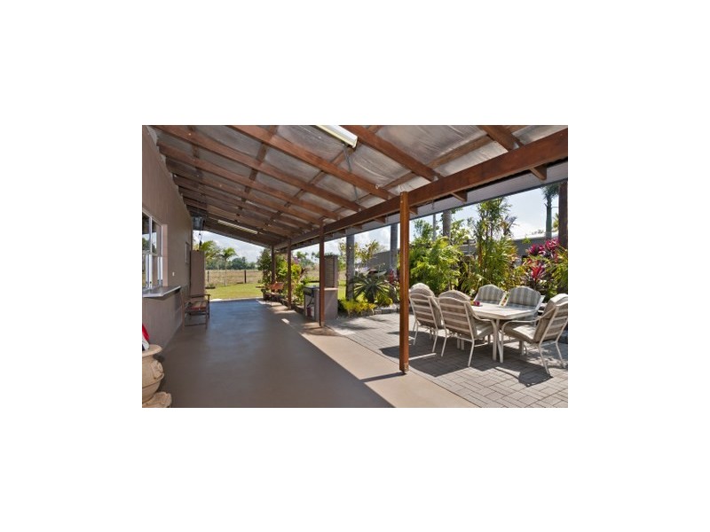 12 Daniel Close, Etty Bay QLD 4858