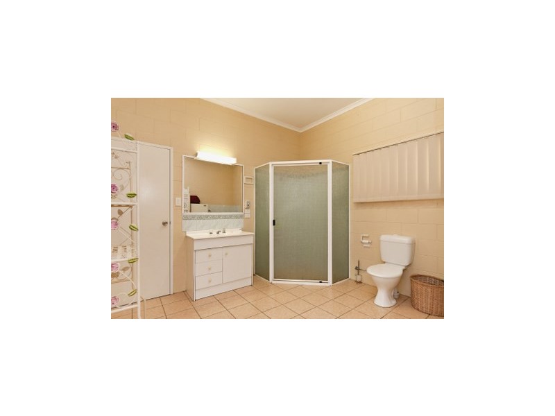 12 Daniel Close, Etty Bay QLD 4858