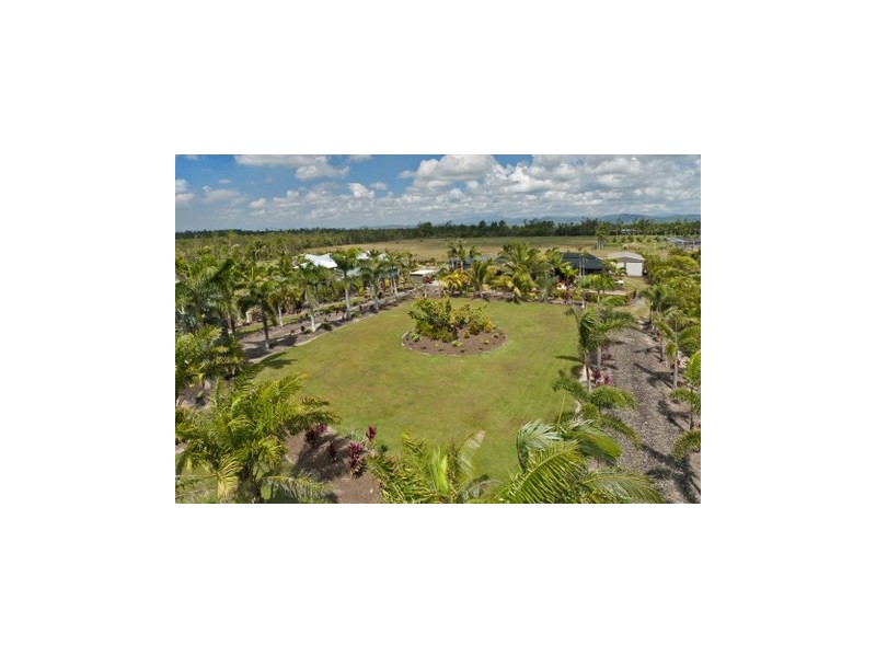 12 Daniel Close, Etty Bay QLD 4858