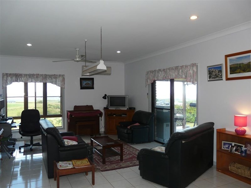 671a Palmerston Highway, Pin Gin Hill QLD 4860