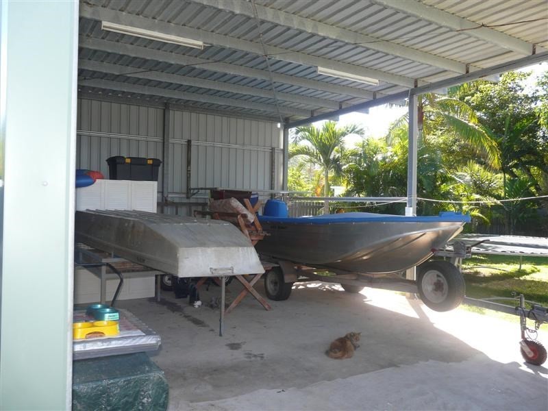 5 The Esplanade, Flying Fish Point QLD 4860