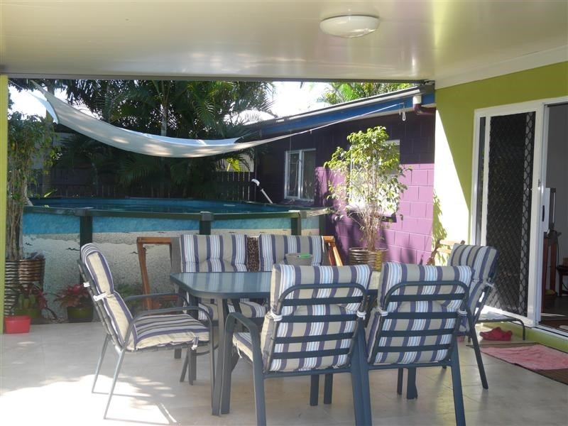 5 The Esplanade, Flying Fish Point QLD 4860