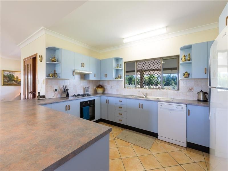 174 Etty Bay Road, Etty Bay QLD 4858