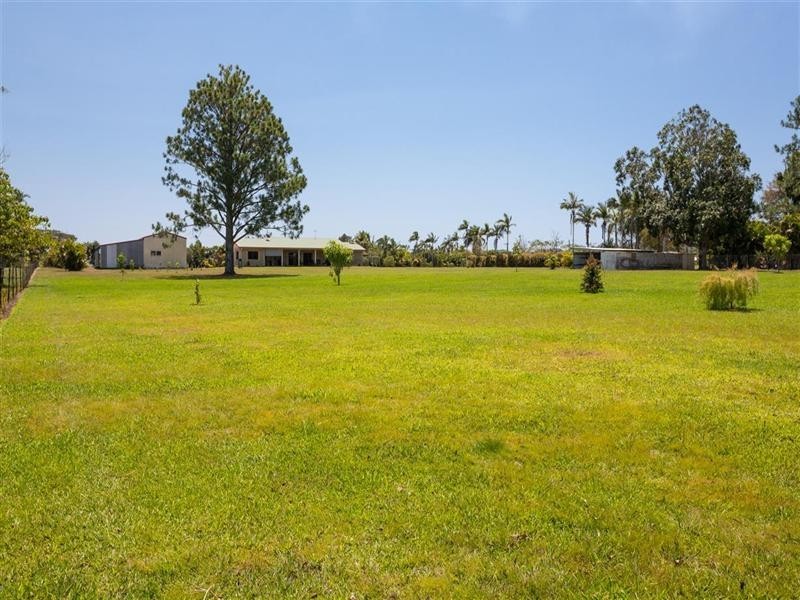 174 Etty Bay Road, Etty Bay QLD 4858