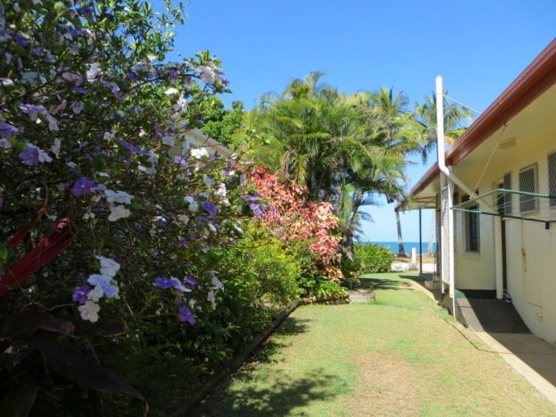 22 Feldt Street, Flying Fish Point QLD 4860