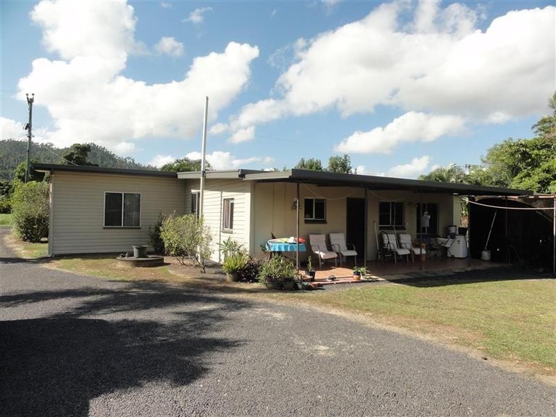 25 Gibson Road, Bombeeta QLD 4871