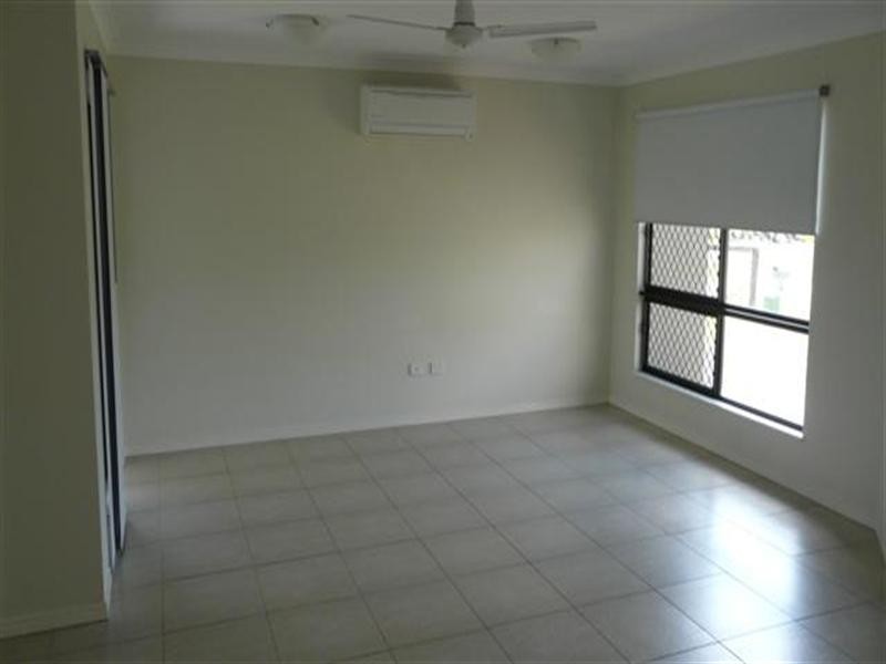 4 Spina, Innisfail QLD 4860